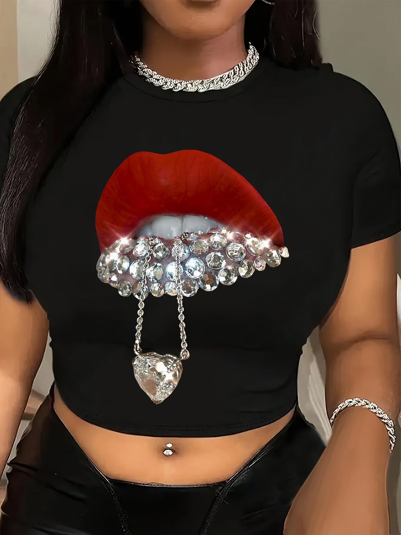 Women's Y2K Lip Print Crop Top T-Shirt - Black Short Sleeve, Red Lips Graphic with Pearl Details, Round Neck, Spring & Summer Fashion, Machine Washable